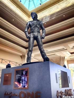 Michael Jackson Statue.