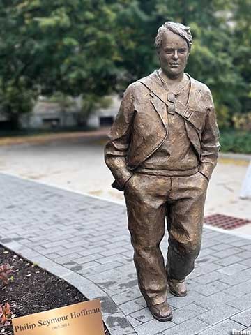 Philip Seymour Hoffman statue.