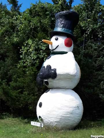 Mr. Millenium - Giant Snowman.