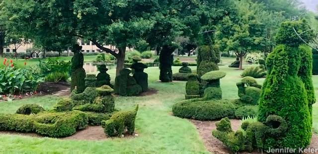 Topiary French People.