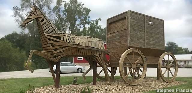 World's Largest Horse and Buggy Made of 2x4s.