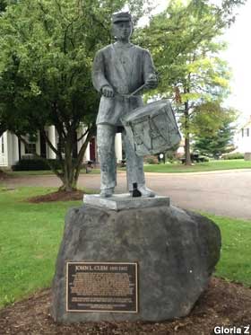 Drummer statue.