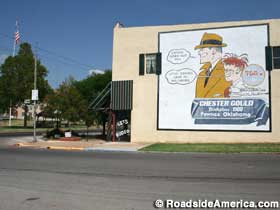 Dick Tracy mural and downtown Pawnee.