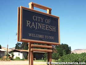 1985: Rajneesh city limits sign.
