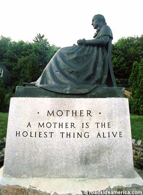Whistler's Mother statue.