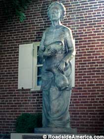 Jennie Wade Statue.