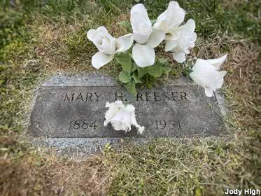 Grave of Mary Reeser's Legs.