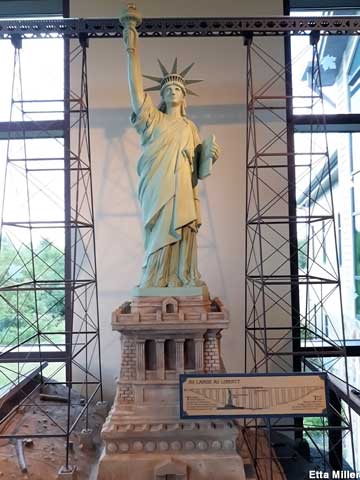 Statue of Liberty compared to trestle.