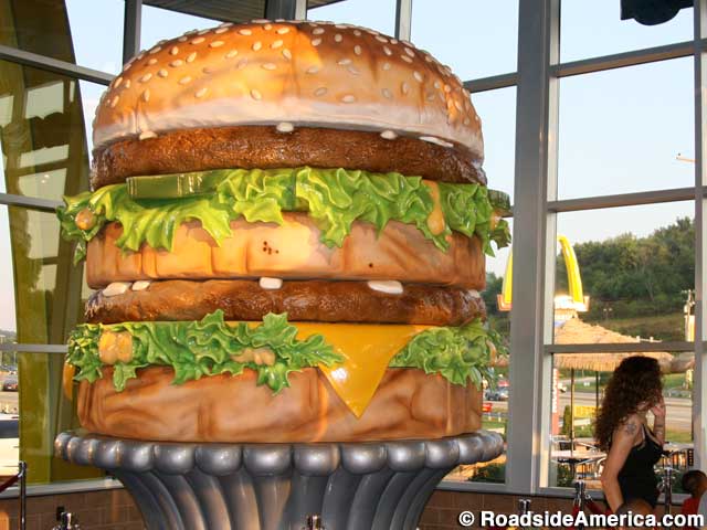 Big Mac statue.