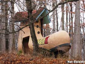 The boot - shoe house.