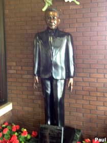 Mr. Daffin statue.