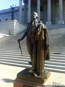 George Washington statue.