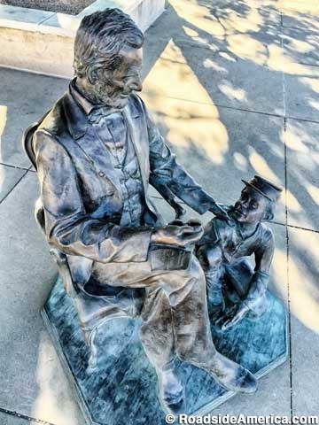 Abraham Lincoln Statue.