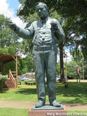 Clarence Darrow statue.