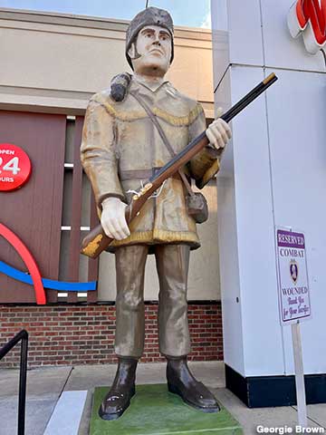 Davy Crockett statue.