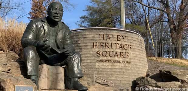 The plaque near giant Alex Haley's foot tells visitors who sculpted the statue.