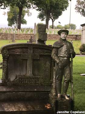 Horne grave.