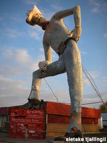 Statue of Tex Randell.