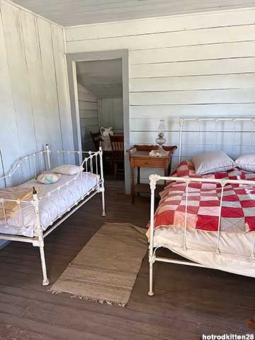 Rancher bedroom.
