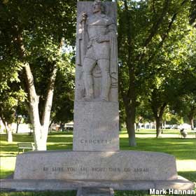 David Crockett monument.