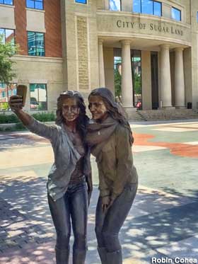Selfie statue.