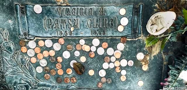 Patsy Cline grave.
