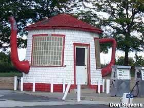 Teapot Dome Gas Station.
