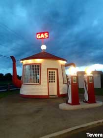 Teapot Dome Gas Station.